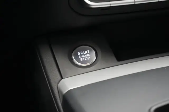 Audi Q5 view 18