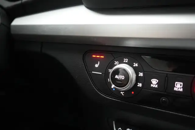 Audi Q5 view 16