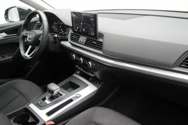 Audi Q5 view 7
