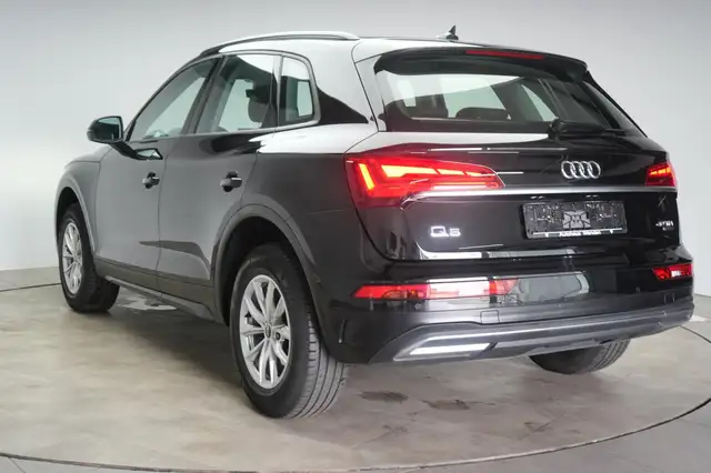 Audi Q5 view 5