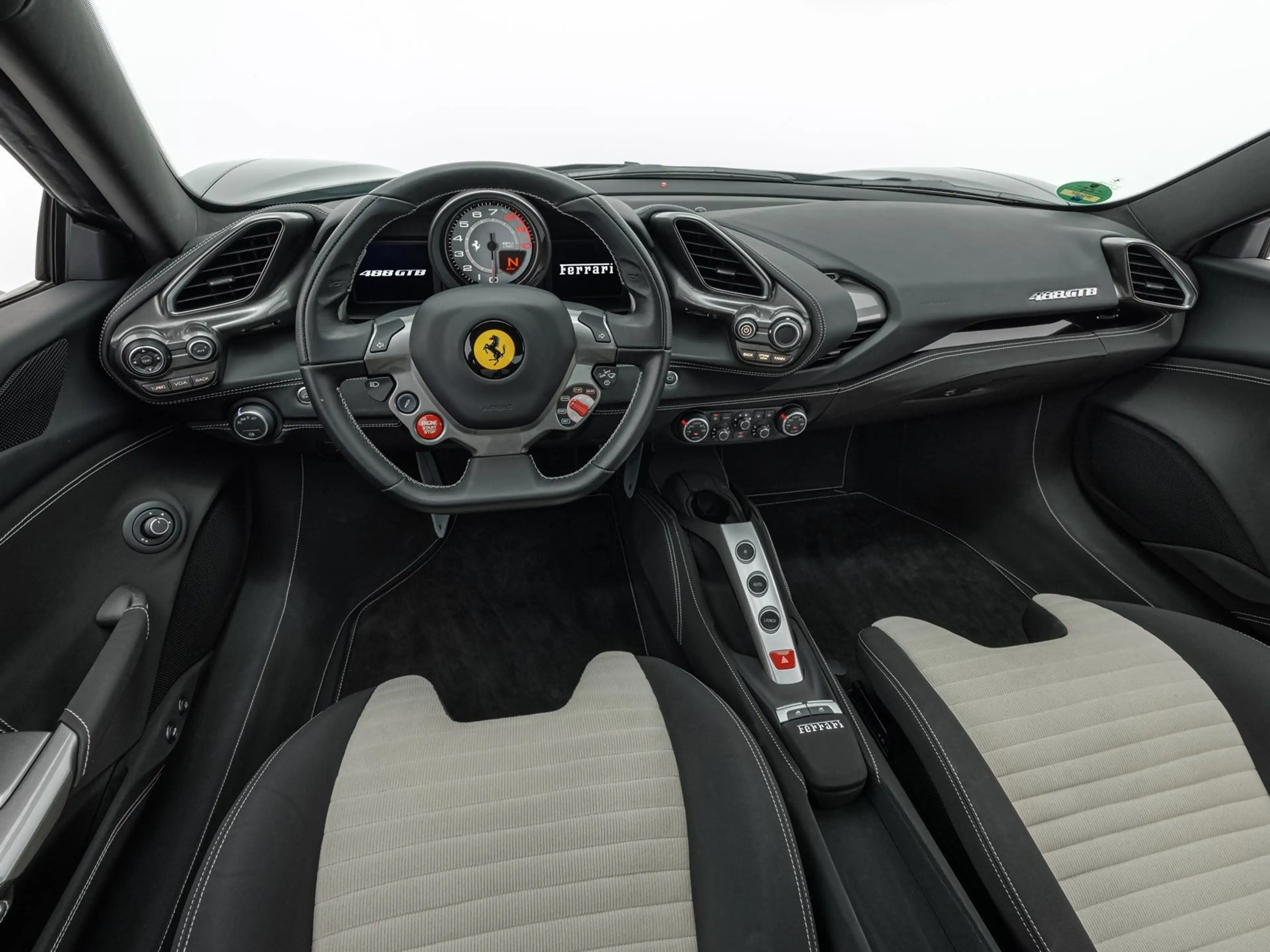 Ferrari 488 GTB TAILOR MADE 70 ANNI — photo 13