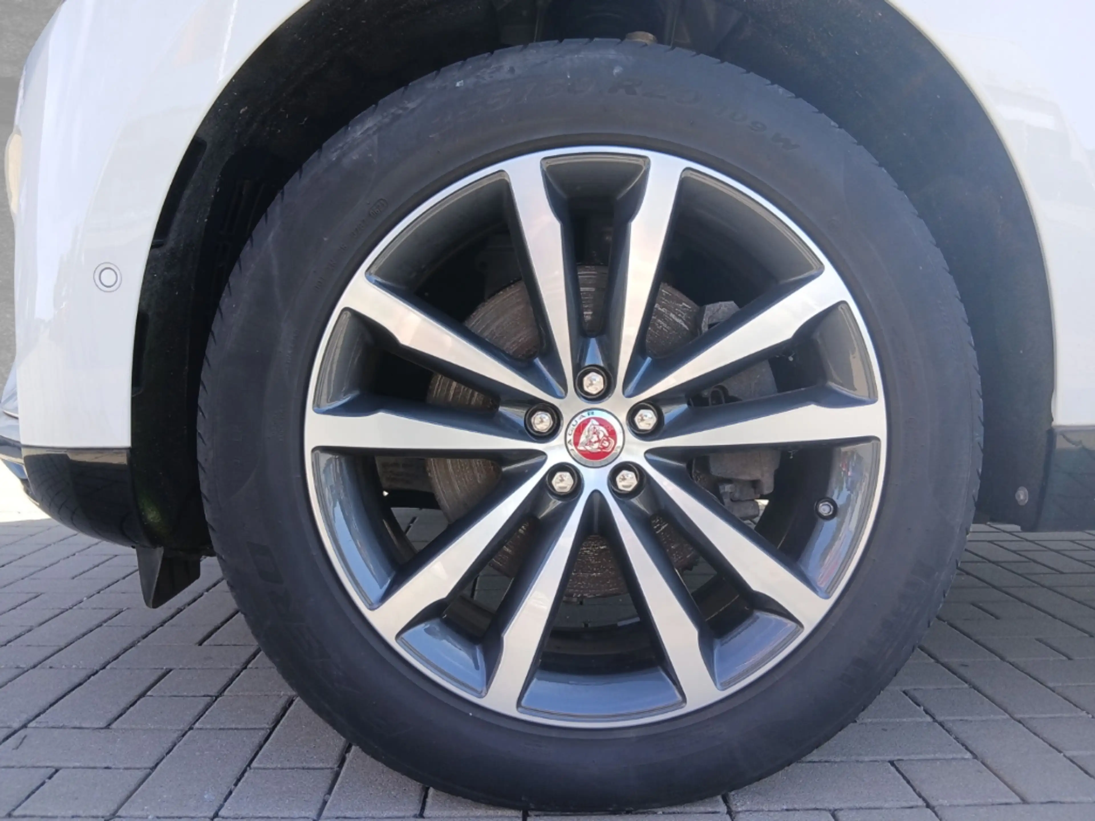 Jaguar F-Pace D200 AWD SE — photo 10