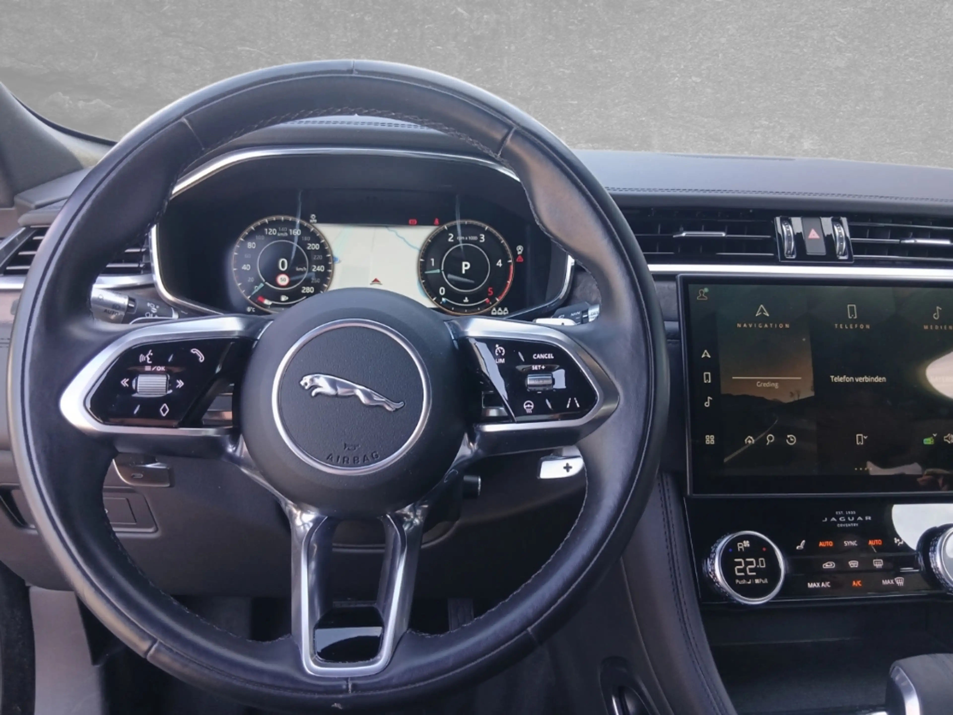 Jaguar F-Pace D200 AWD SE — photo 13