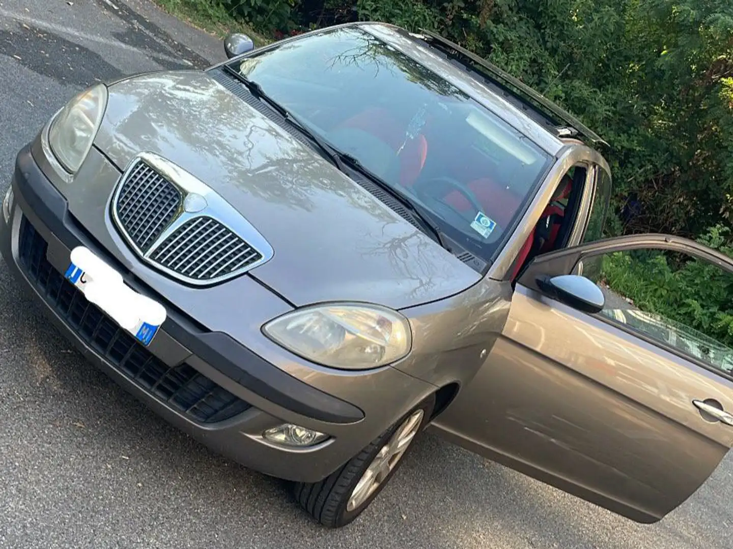 Lancia Y Beige - 1
