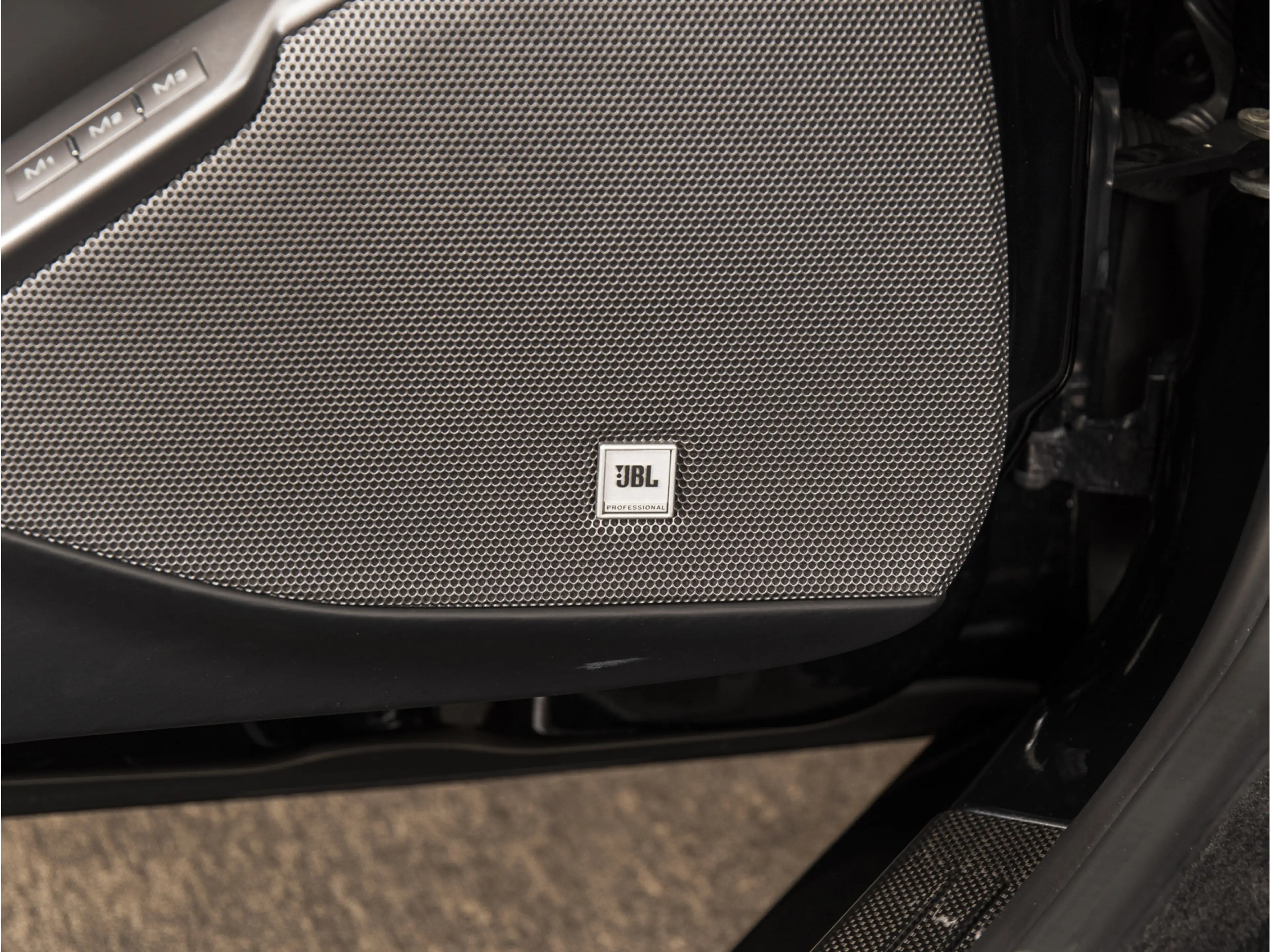 Ferrari Portofino 3.9 V8 HELE CARBON INTERIOR | JBL | PASSENGER DISP — photo 19