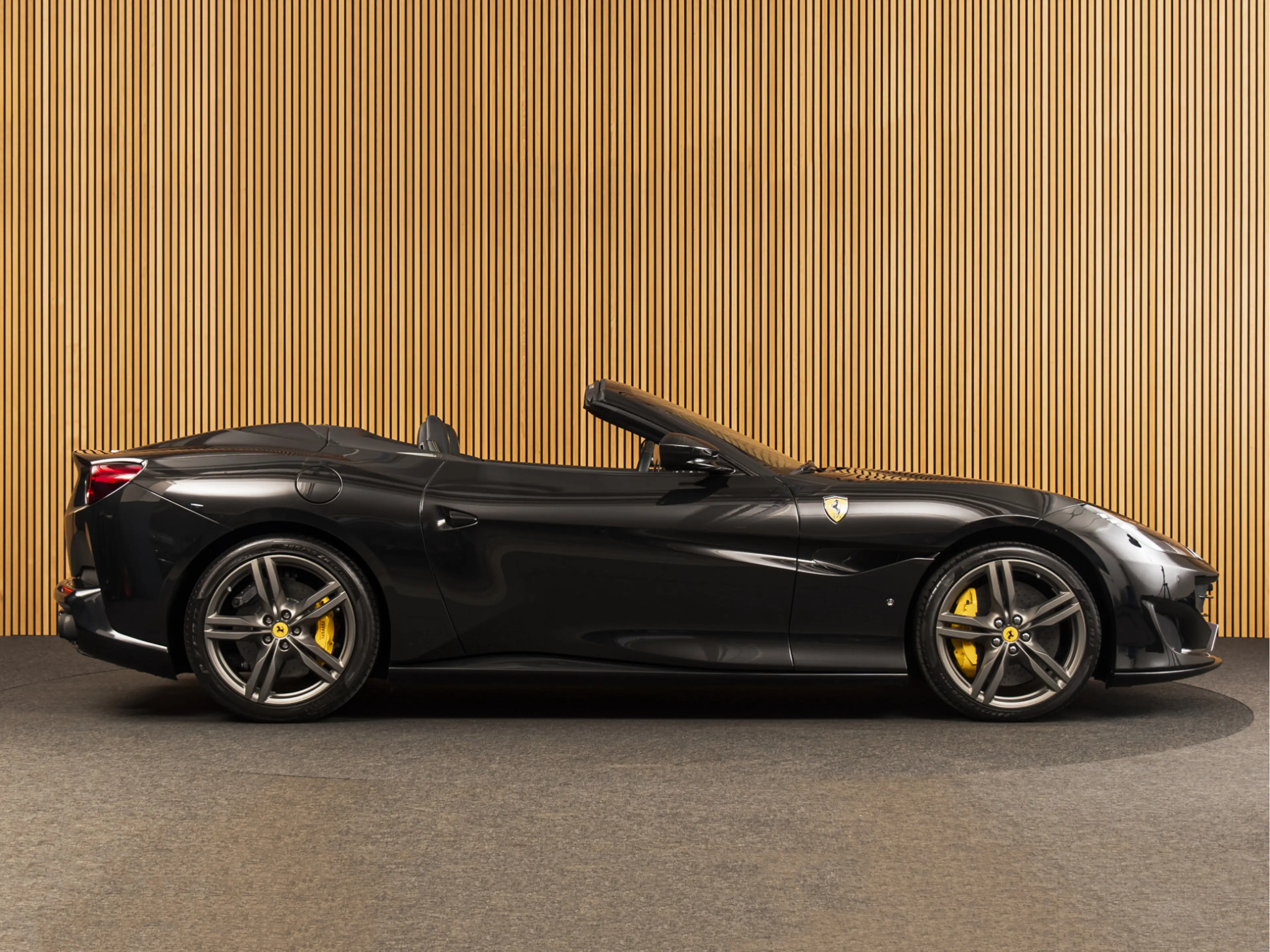 Ferrari Portofino 3.9 V8 HELE CARBON INTERIOR | JBL | PASSENGER DISP — photo 6