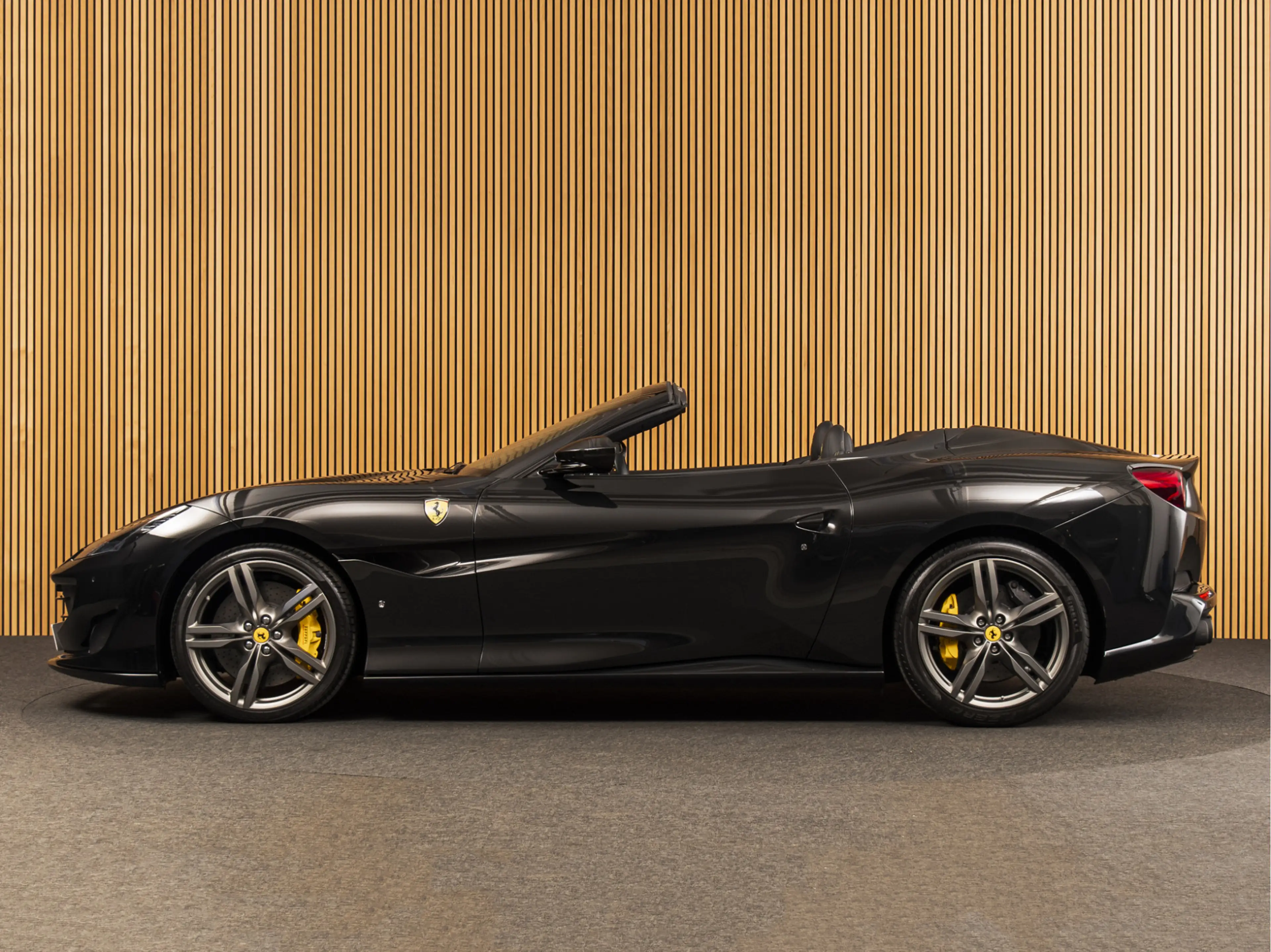 Ferrari Portofino 3.9 V8 HELE CARBON INTERIOR | JBL | PASSENGER DISP — photo 2