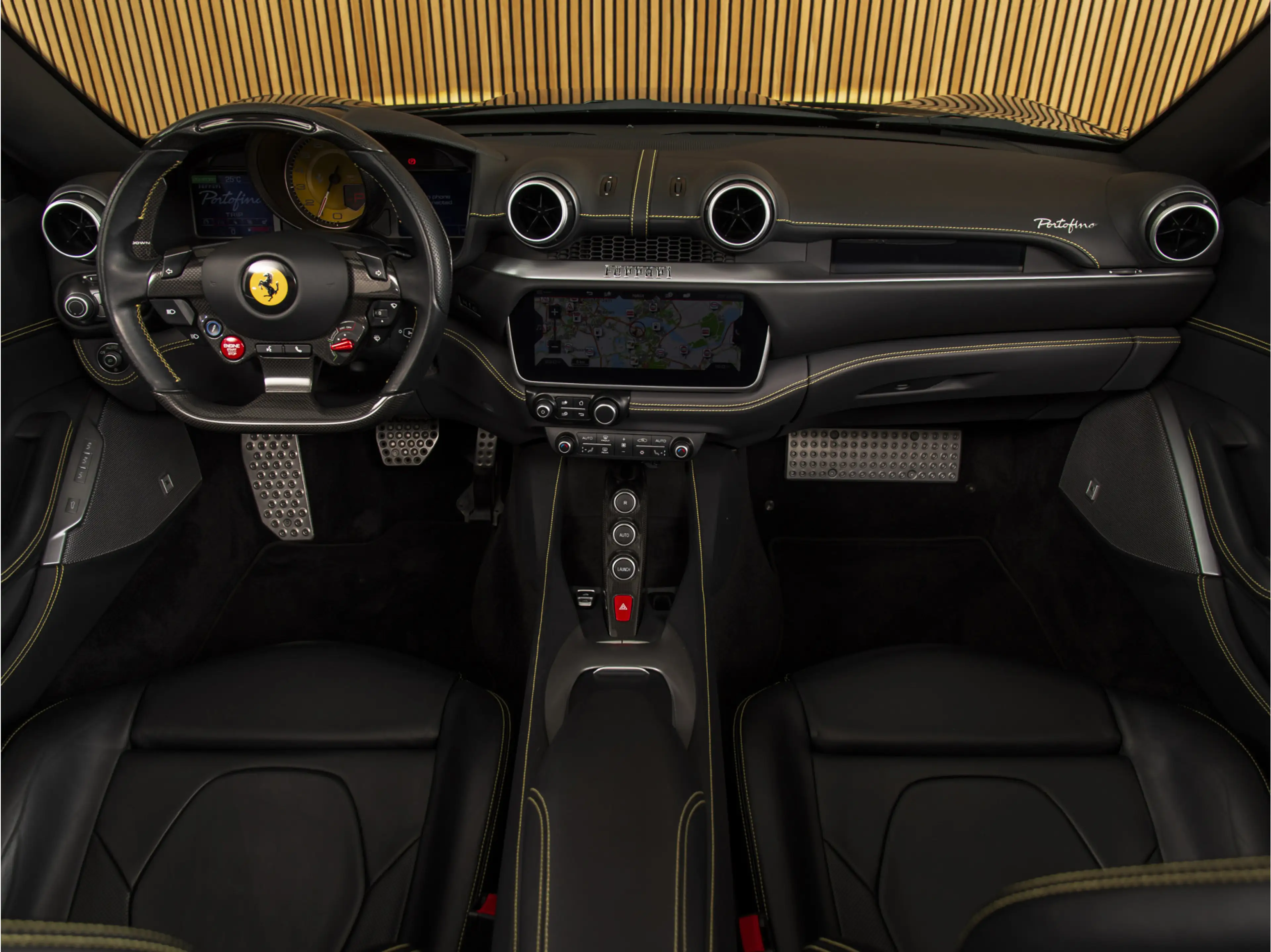 Ferrari Portofino 3.9 V8 HELE CARBON INTERIOR | JBL | PASSENGER DISP — photo 12