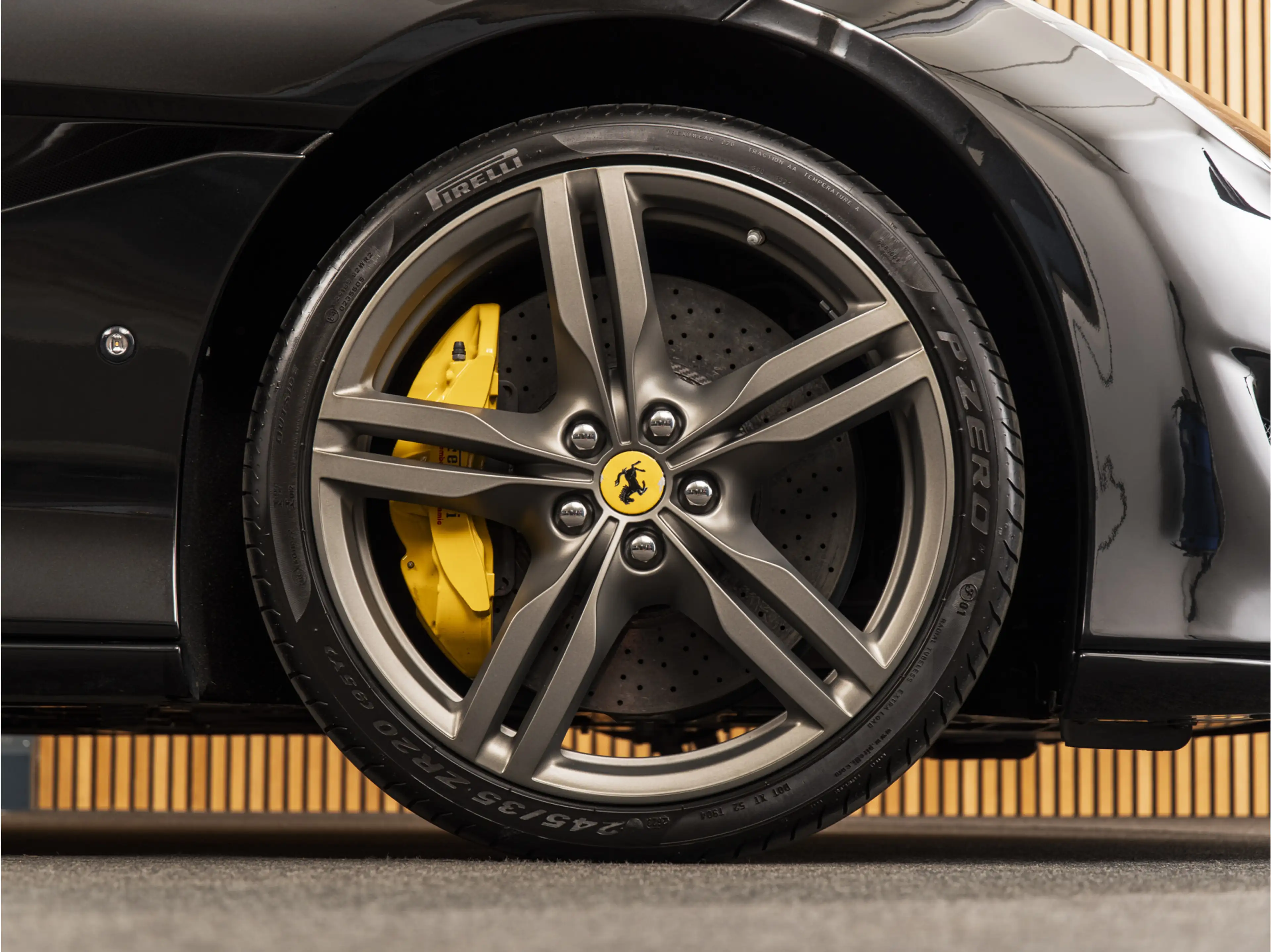 Ferrari Portofino 3.9 V8 HELE CARBON INTERIOR | JBL | PASSENGER DISP — photo 33