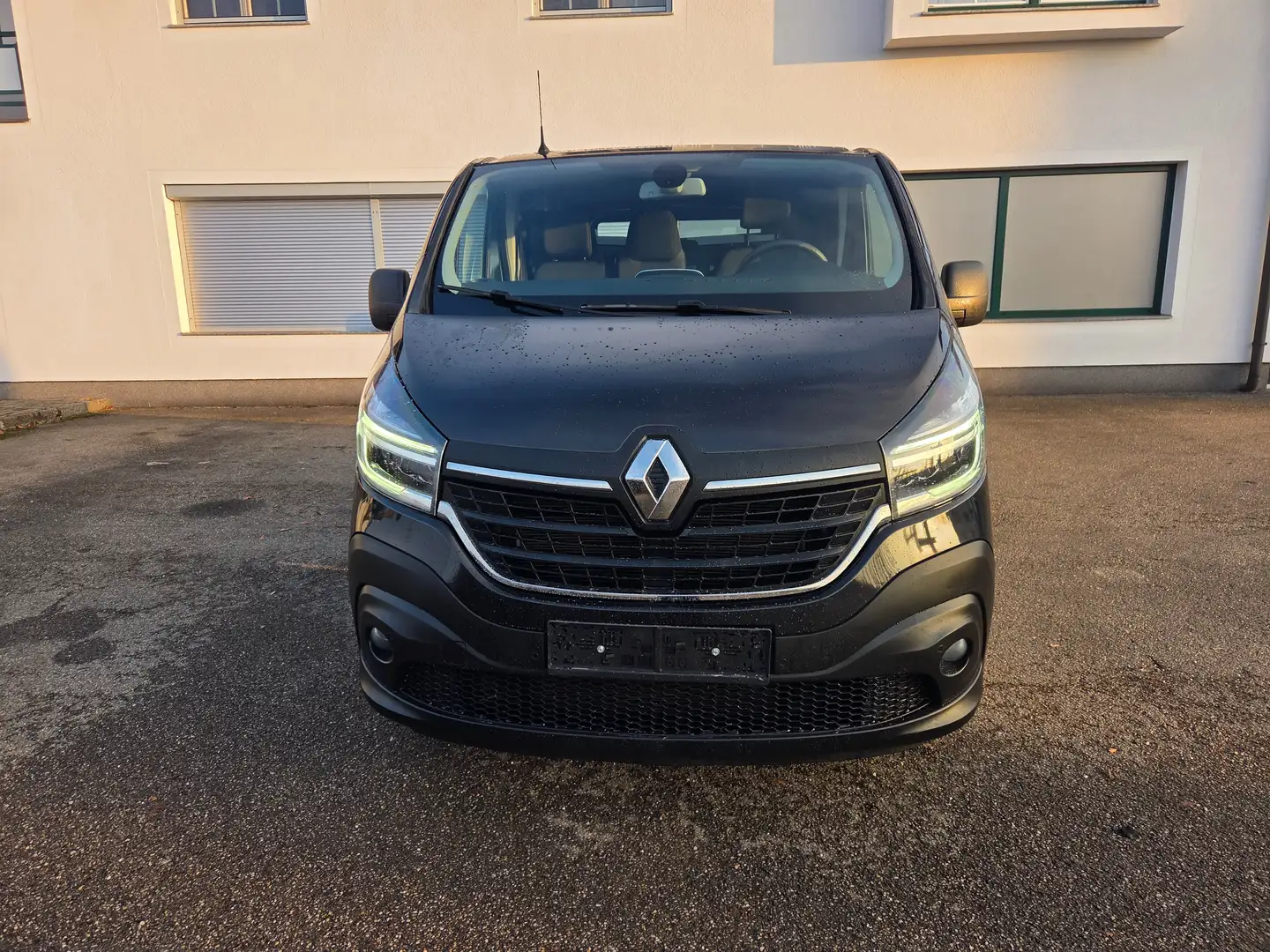 Renault Trafic Trafic Expression dCi 120 S Schwarz - 1
