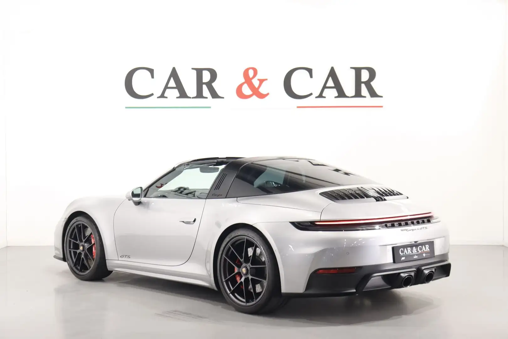 Porsche Targa 992.2 Targa 4 GTS Srebrny - 2