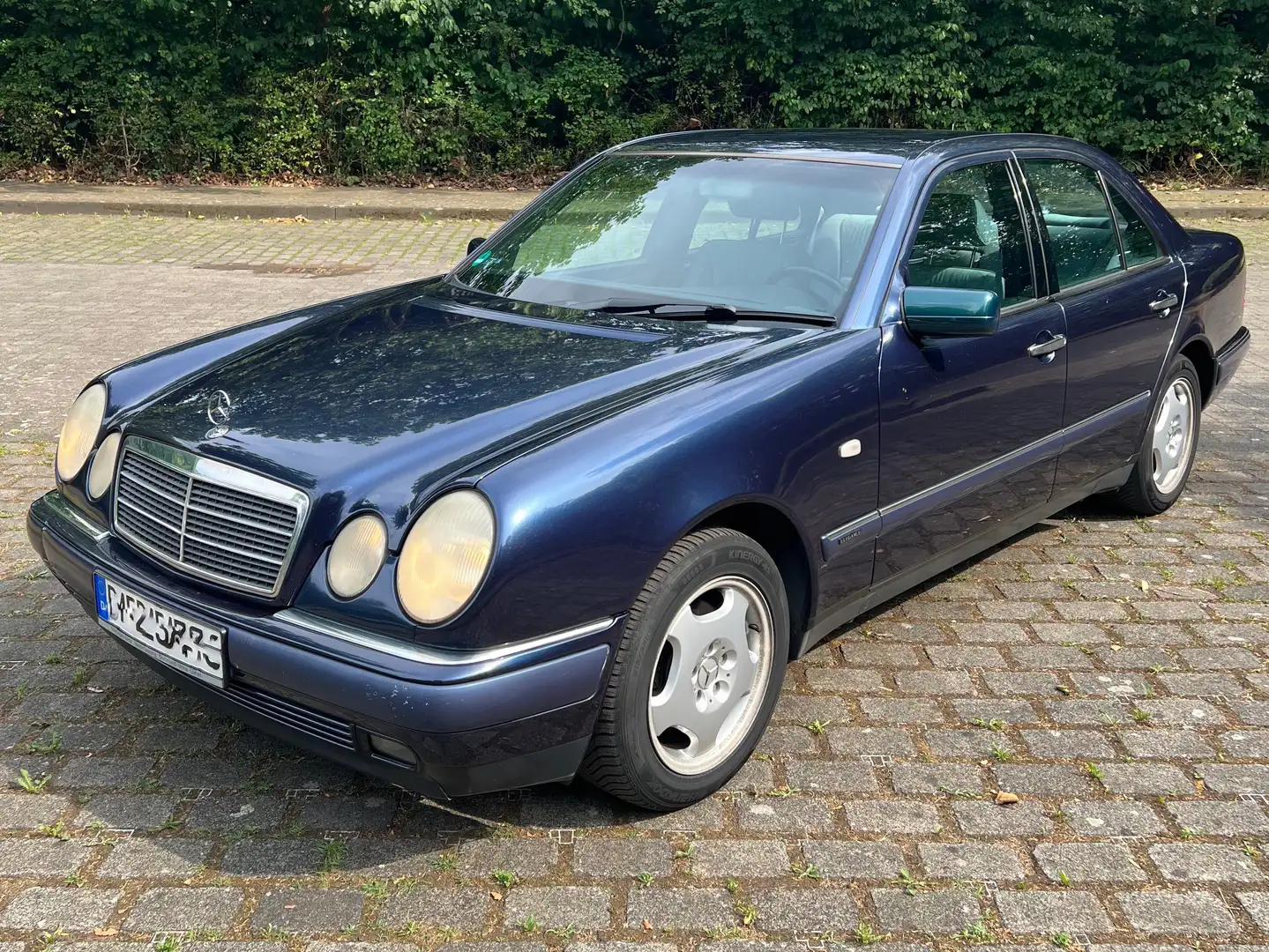 Mercedes-Benz E 280 E 280 Elegance Blauw - 1