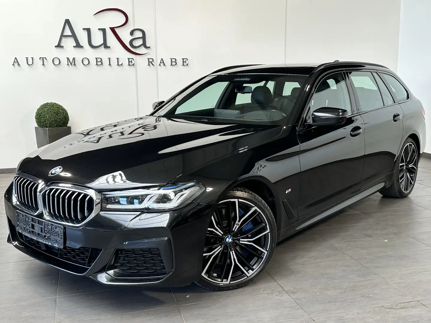 BMW 540 Touring xDrive M-Sport NAV+LASER+AHK+PANORAMA Schwarz - 1