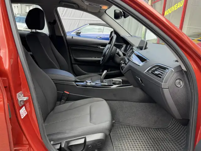BMW 1 Series view 5