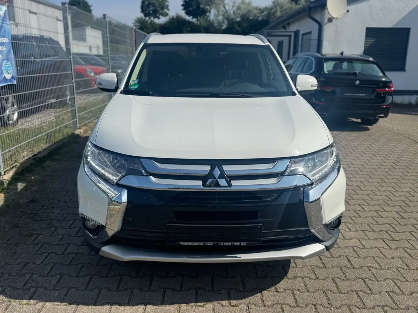 Mitsubishi Outlander Plus 4WD 2.2DI-D |7-SITZE|LED|NAVI| Weiß - 2