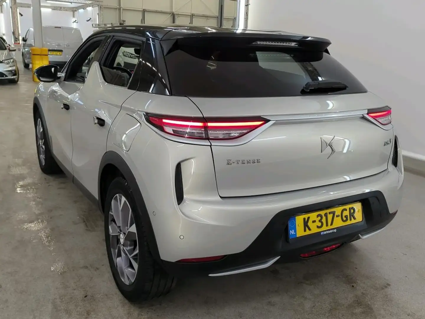 DS Automobiles DS 3 Crossback E-Tense Executive 50 kWh 1e Eigenaar | Volledig On Gris - 2