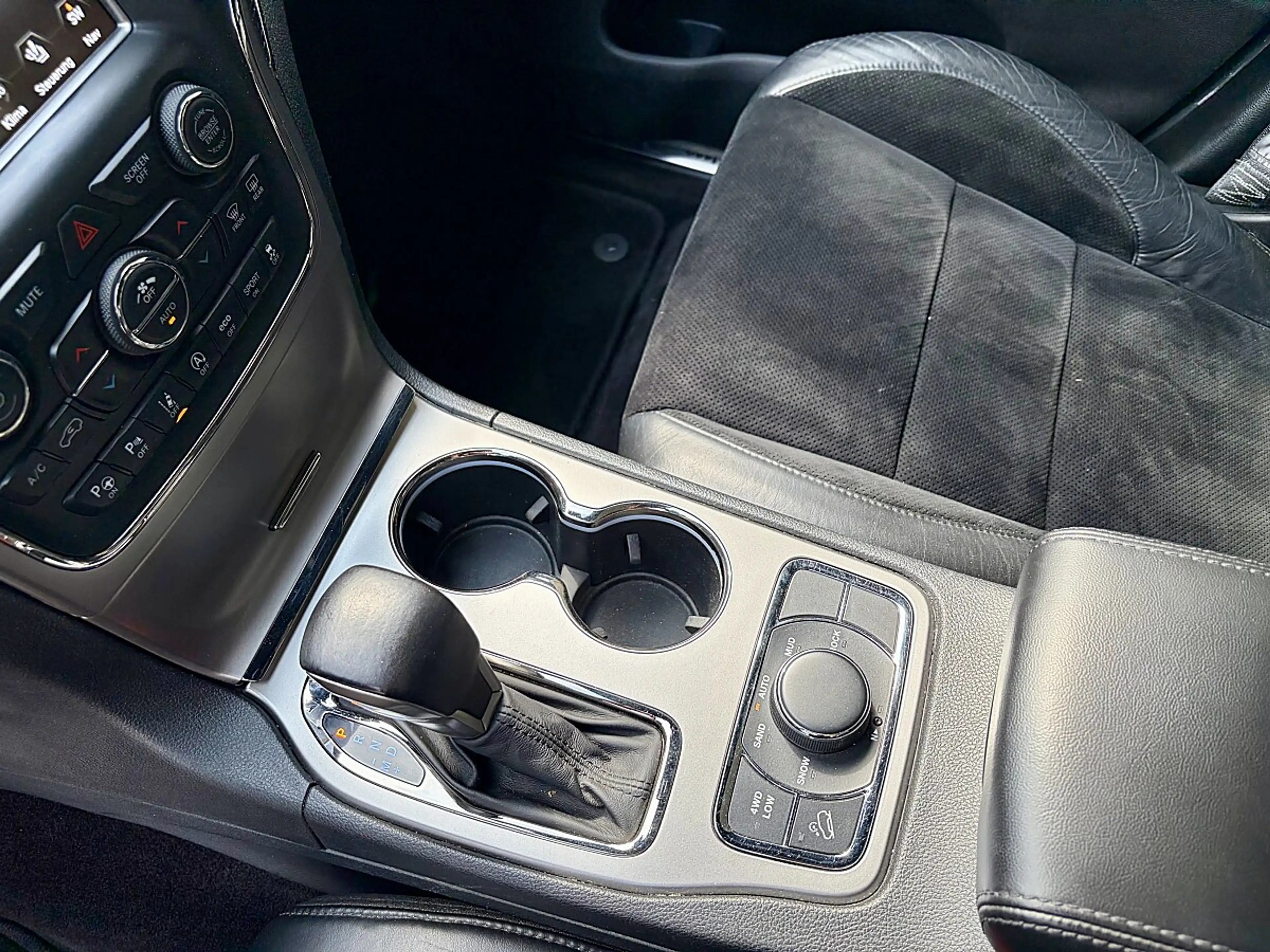 Jeep Grand Cherokee 3.0 CRD-S *Sondermodell* — photo 15