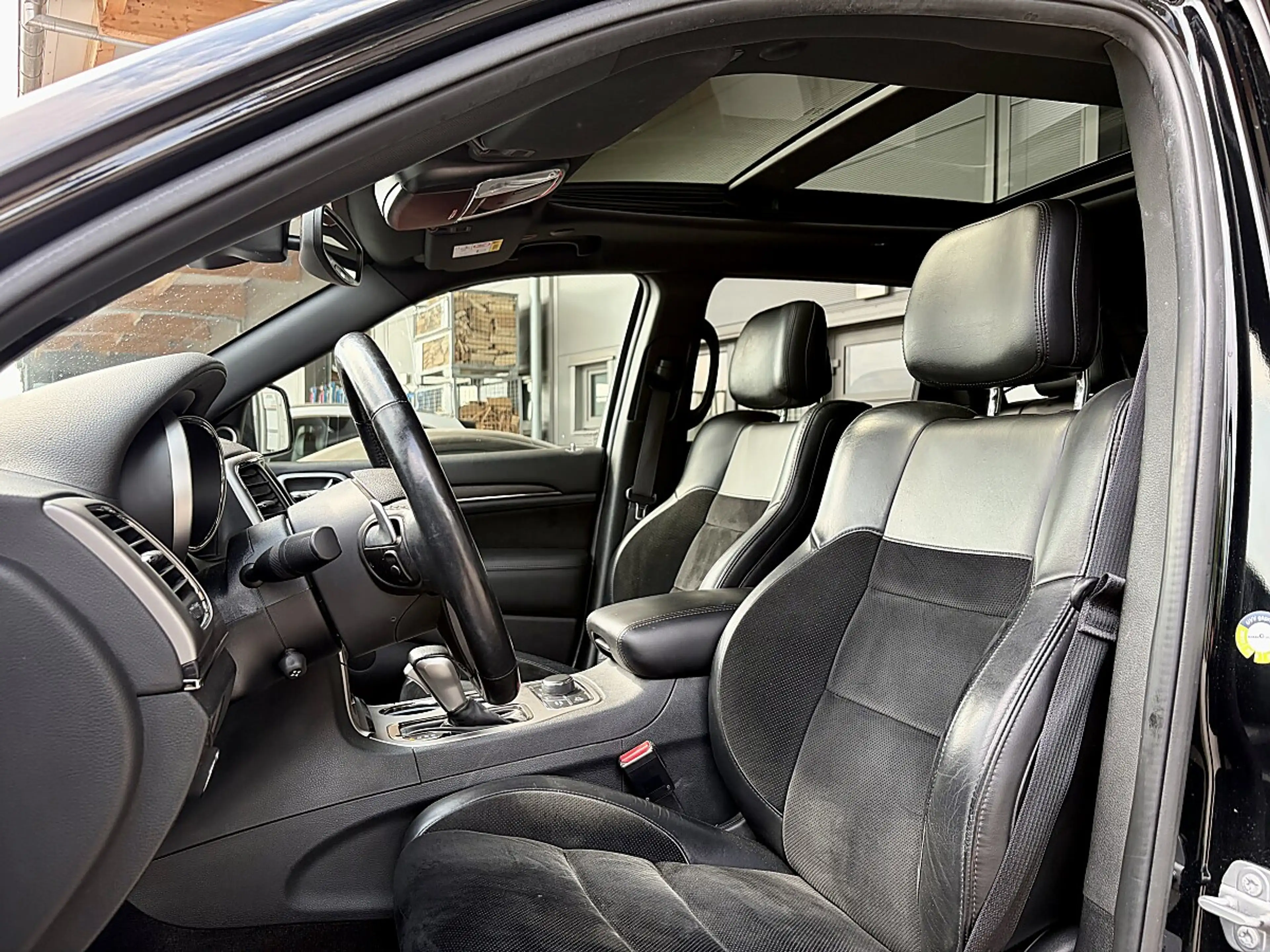 Jeep Grand Cherokee 3.0 CRD-S *Sondermodell* — photo 12