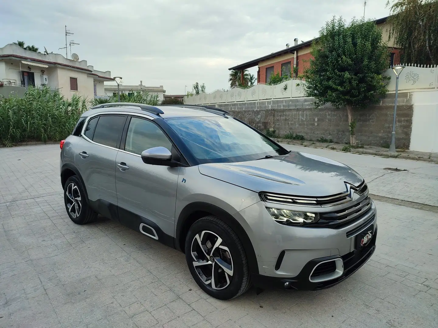 Citroen C5 Aircross 1.6 HYBRID 225 CV  AUTOMATIK TELECAMERA NAVIGATORE Grigio - 2