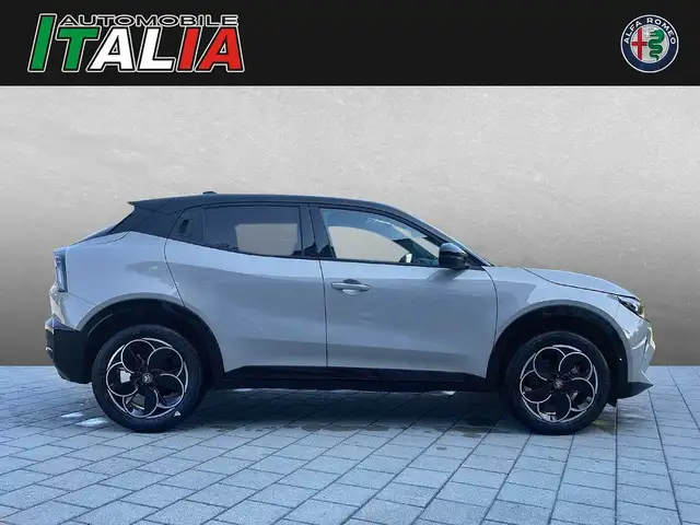 Alfa Romeo Junior view 3