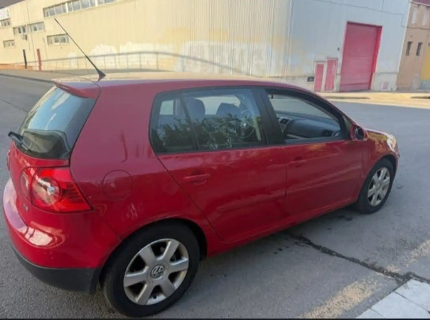 Volkswagen Golf 1.9TDI Highline - 2