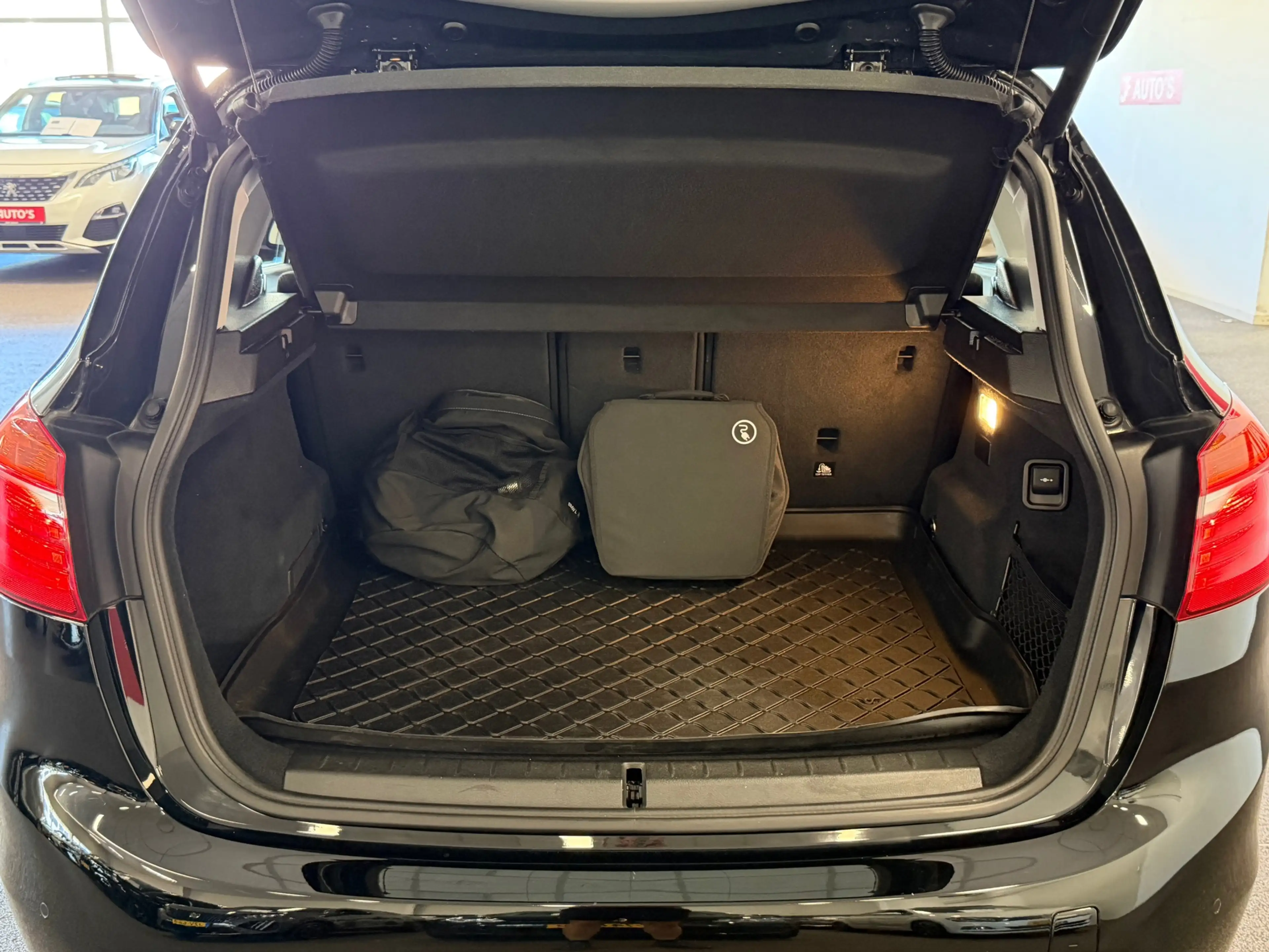 BMW 225 2-serie Active Tourer 225xe iPerformance|NAVIGATIE — photo 12