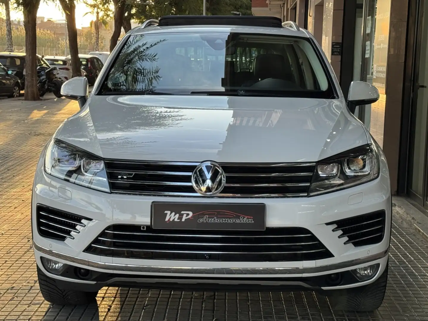 Volkswagen Touareg 3.0TDI V6 BMT R-Line 193kW Tiptronic Blanco - 2