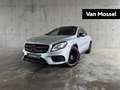 Mercedes-Benz GLA 180 AMG LINE + TREKHAAK + PANORAMISCH DAK + 360 CAMERA Argent - thumbnail 1
