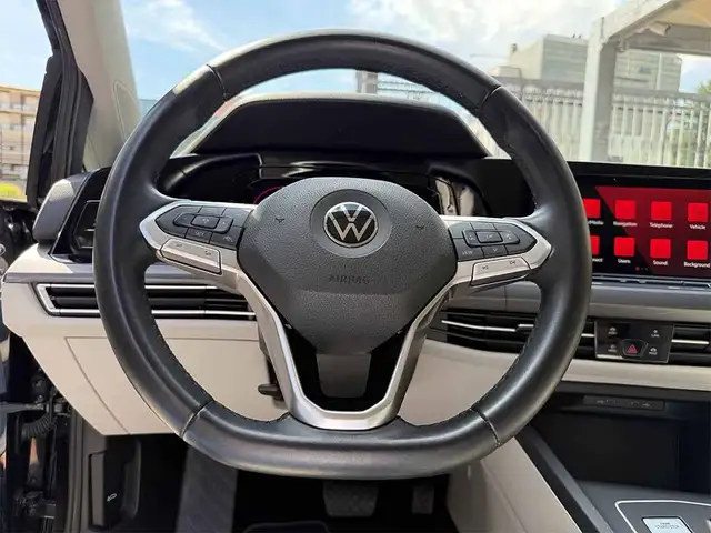 Volkswagen Golf view 10