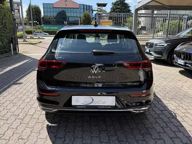 Volkswagen Golf view 6