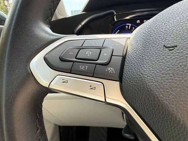 Volkswagen Golf view 11
