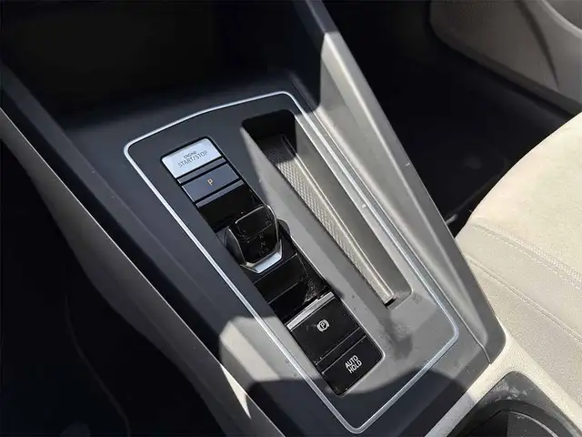 Volkswagen Golf view 14