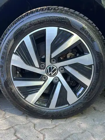 Volkswagen Golf view 9