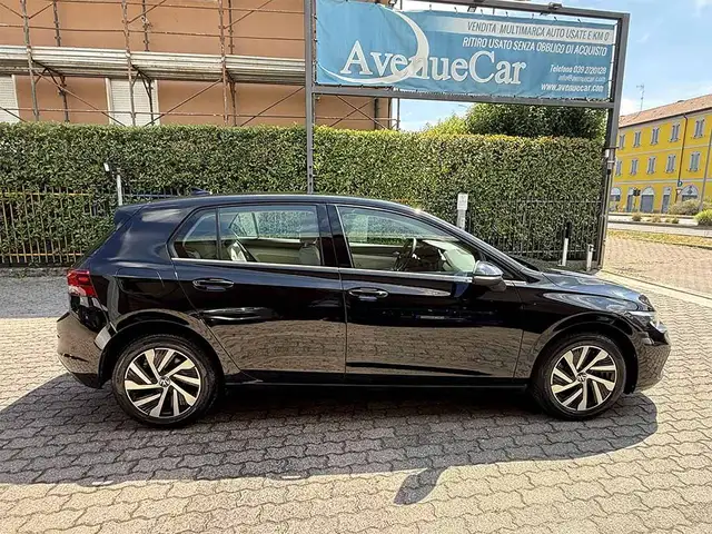 Volkswagen Golf view 4