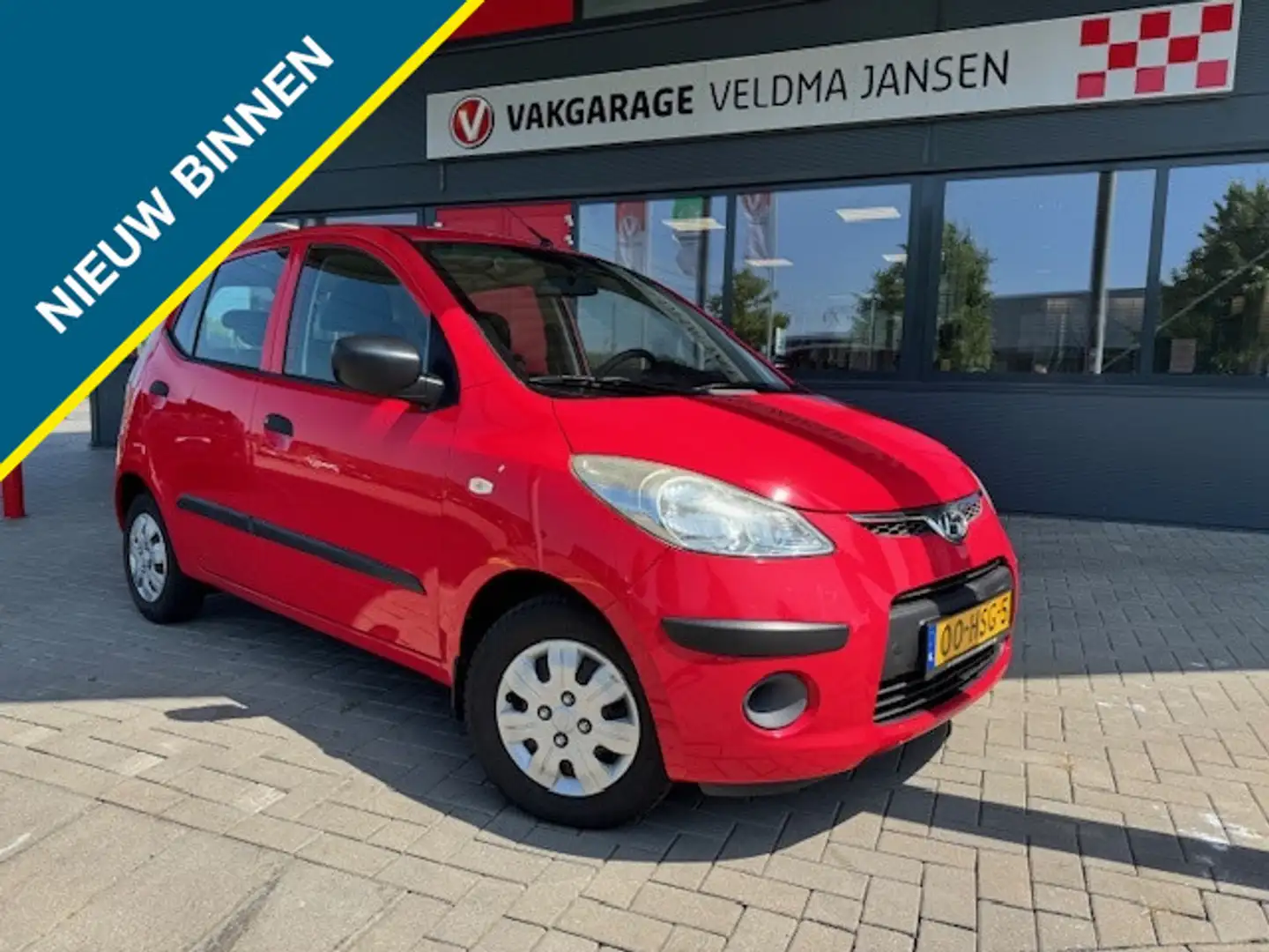 Hyundai i10 1.1 ACTIVE COOL 5-DRS. + AIRCO! Rojo - 1