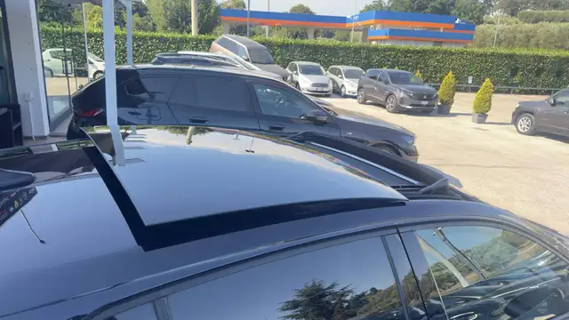 Volkswagen Golf view 8