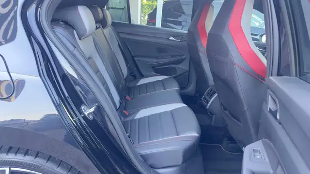 Volkswagen Golf view 11