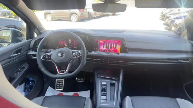 Volkswagen Golf view 9