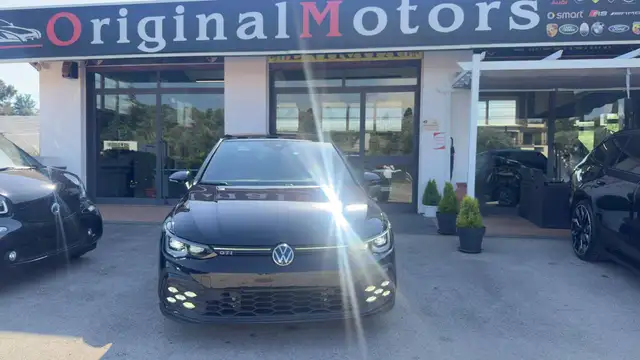 Volkswagen Golf view 2