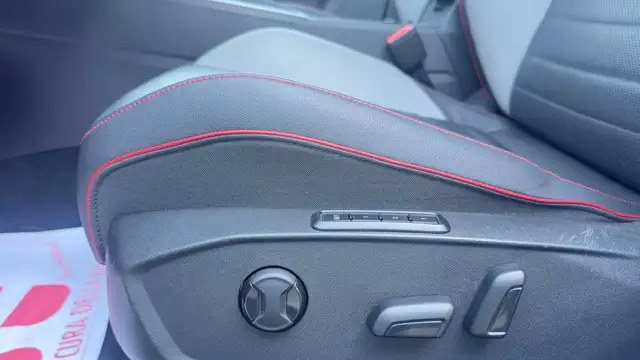 Volkswagen Golf view 13