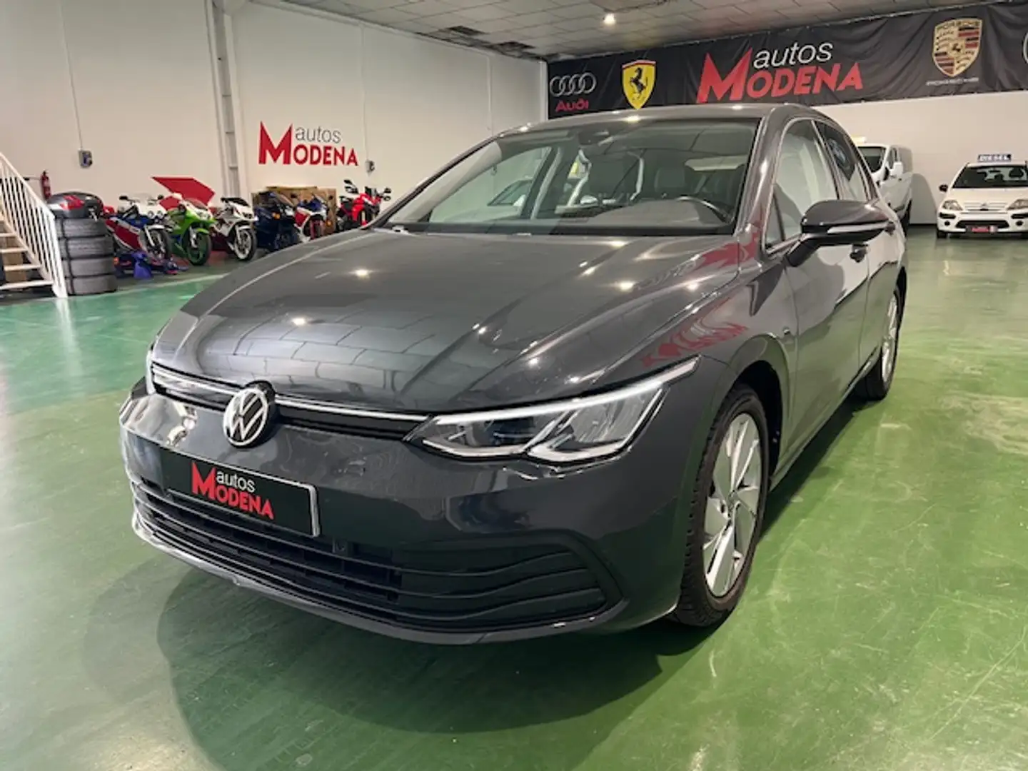 Volkswagen Golf 2.0TDI Life DSG 110kW Gris - 2