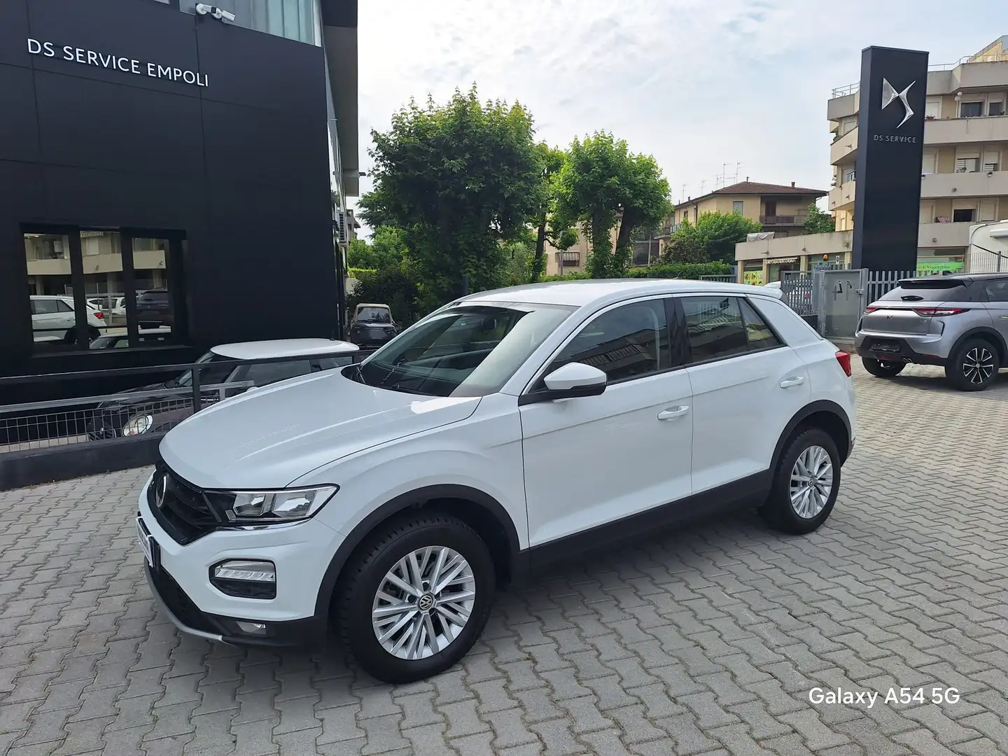 Volkswagen T-Roc 1.6 tdi Style IVA ESPOSTA X NEOPATENTATI Bianco - 1