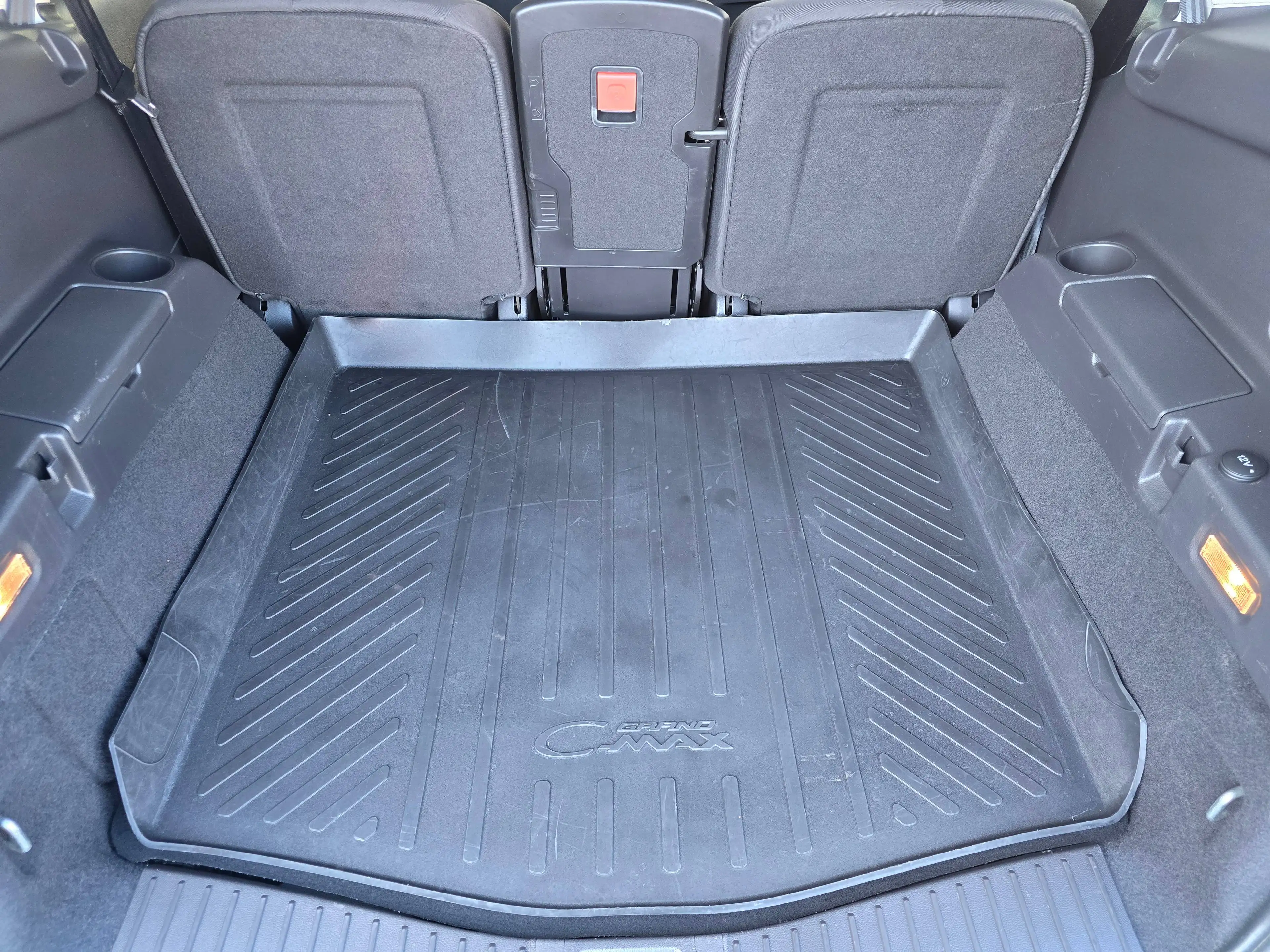 Ford Grand C-Max 2.0 TDCi Titanium Aut. Titanium*1.Hand*AHK*Navigation*Rückfahrkamera*Park-Assistent — photo 15