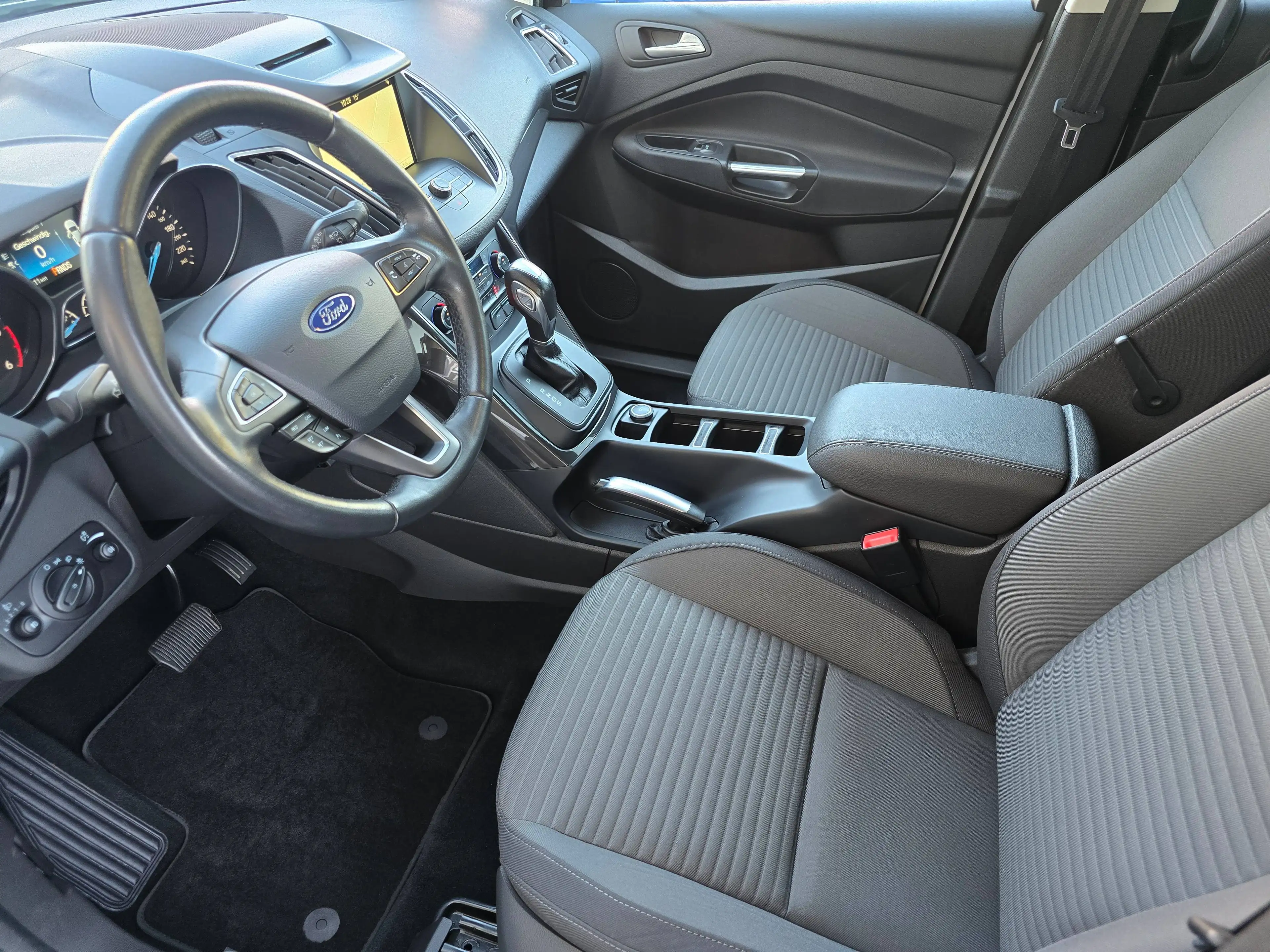 Ford Grand C-Max 2.0 TDCi Titanium Aut. Titanium*1.Hand*AHK*Navigation*Rückfahrkamera*Park-Assistent — photo 9