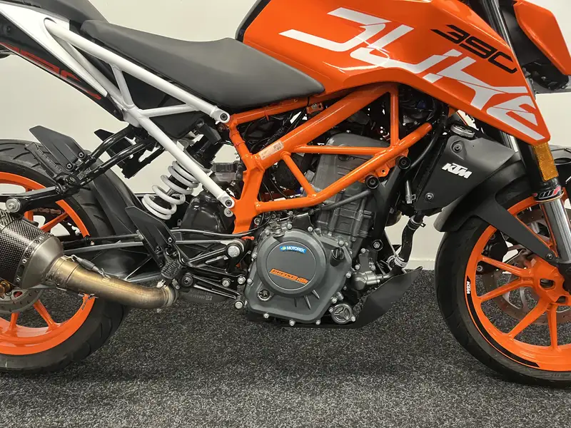 KTM 390 Duke - foto 7