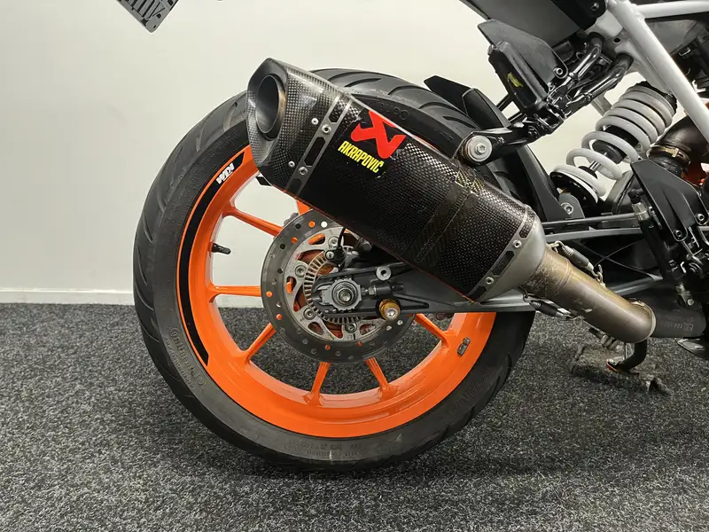 KTM 390 Duke - foto 8