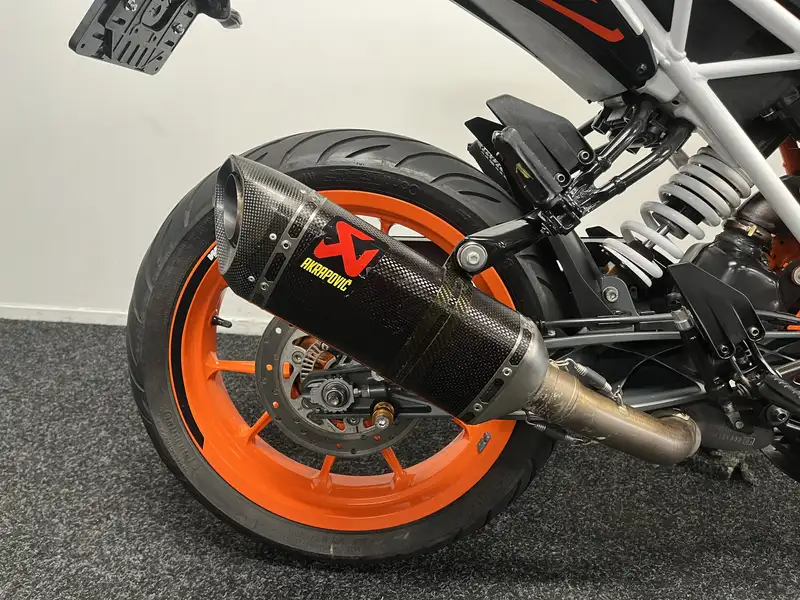 KTM 390 Duke - foto 3