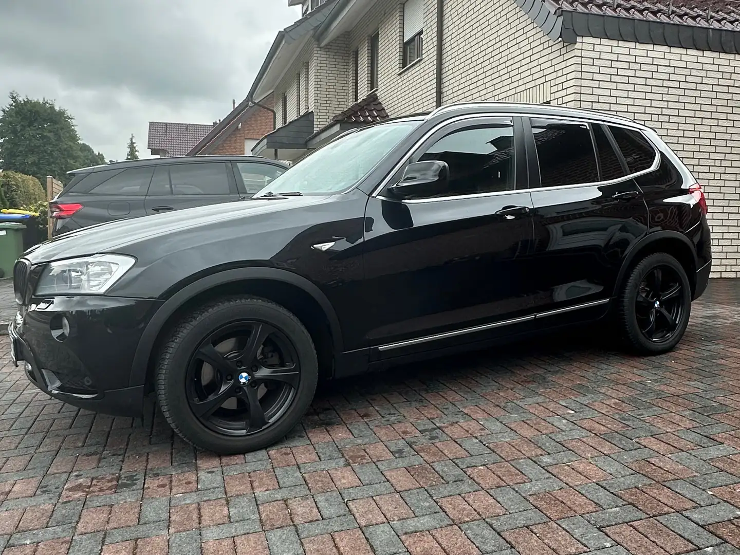 BMW X3 X3 xDrive20d Aut. AHK. Allwetterreifen. Negru - 2