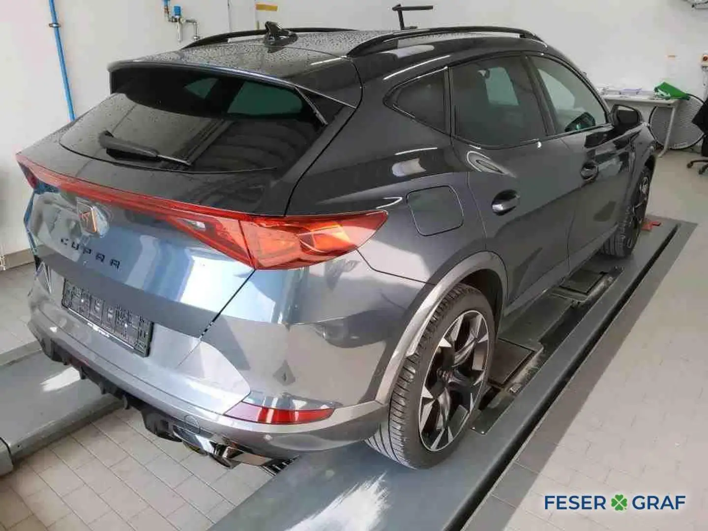 CUPRA Formentor VZ 4Drive 2.0 TSI 228kW DSG BEATS Rfk Gris - 2