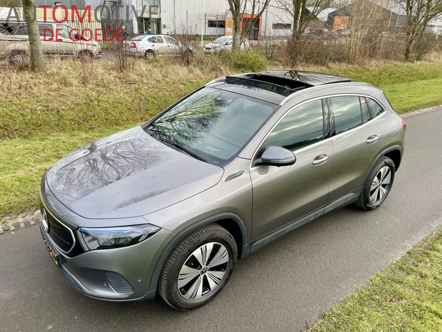 Mercedes-Benz EQA 250 Bns Sol. Lux, PANO, HUD, ACC Gris - 1